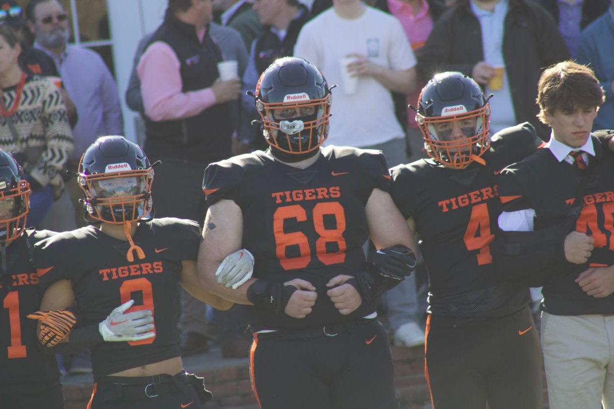 Du football civil à Sherbrooke à la division 1 de la NCAA aux États-Unis