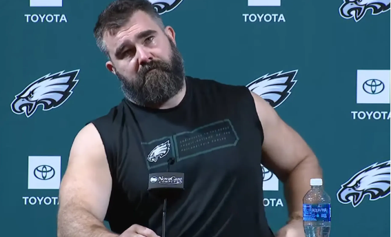 Jason Kelce, en pleure, tourne une page importante de sa vie