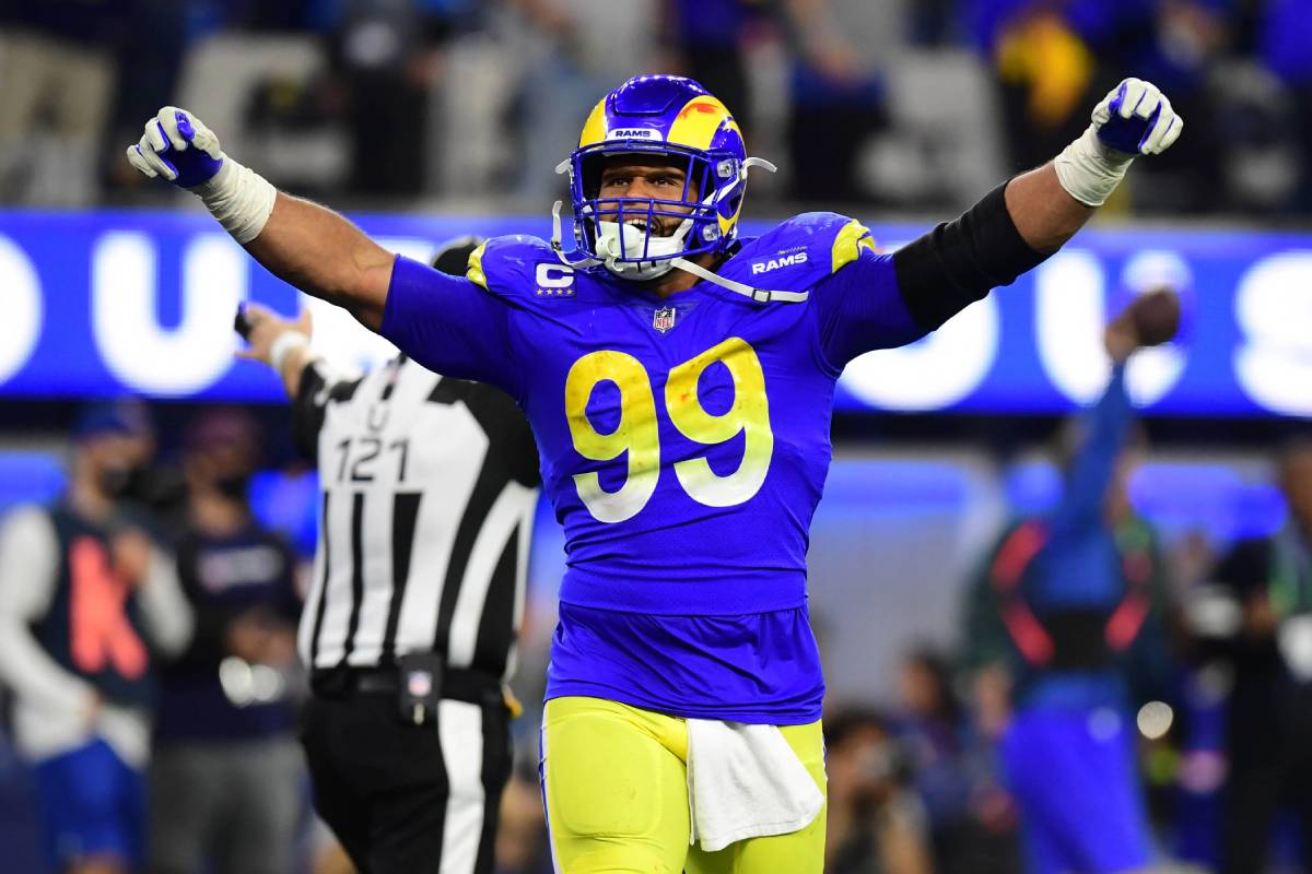 Le directeur général des Rams fait une demande majeure à Aaron Donald