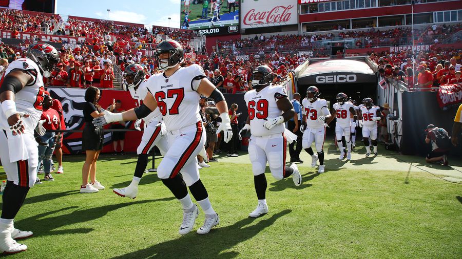 Les Buccaneers sont forcés d’évacuer Tampa Bay