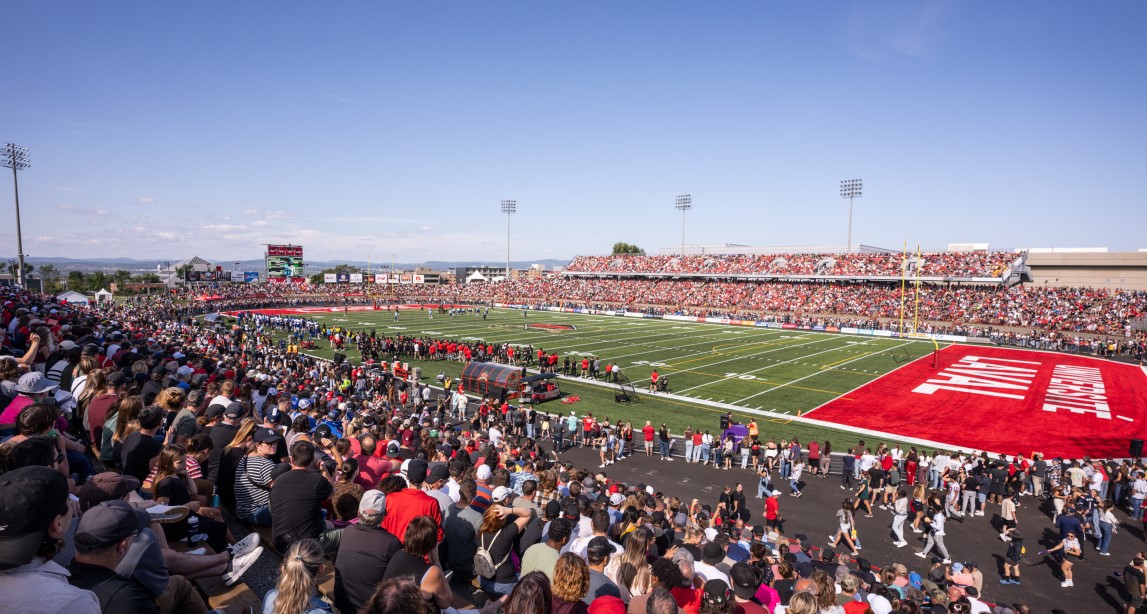 Une grande délégation québécoise converge à Kingston pour la Coupe Vanier du Rouge et Or