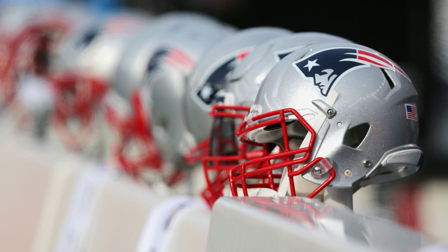 Un nouveau joueur de ligne devient le mieux payé de l’histoire des Patriots