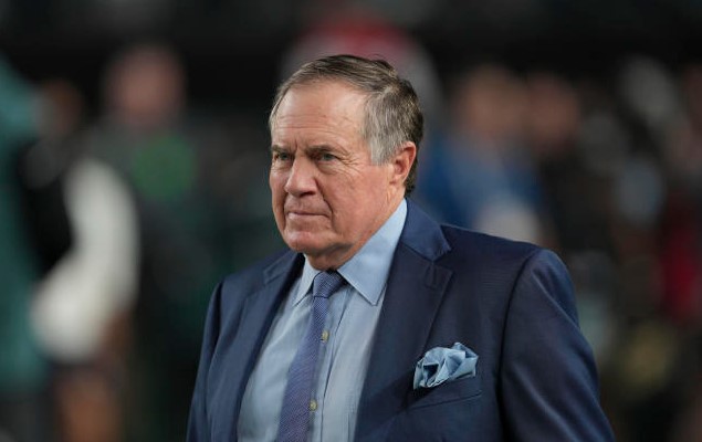 Les équipes de la NFL ne sont pas intéressées : Bill Belichick en profite dans la NCAA
