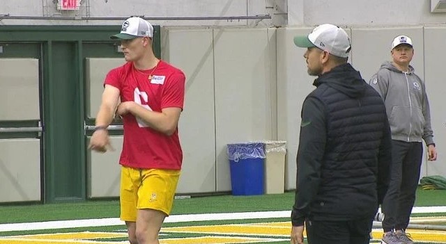 L’entraîneur-chef des Packers vante les prouesses d’un quart-arrière canadien