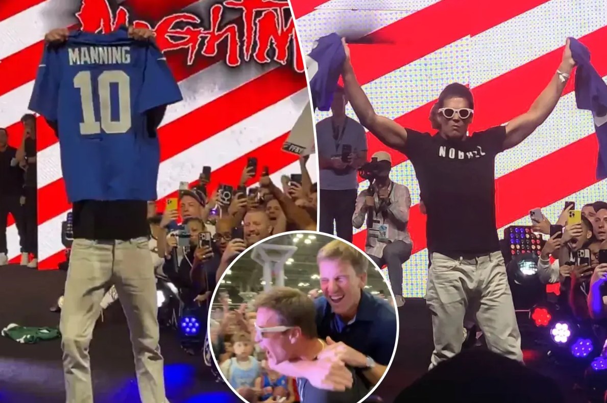 Tom Brady humilie Eli Manning dans une scène de lutte