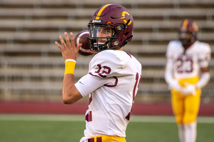 Un nouveau défi pour un ancien MVP du football universitaire