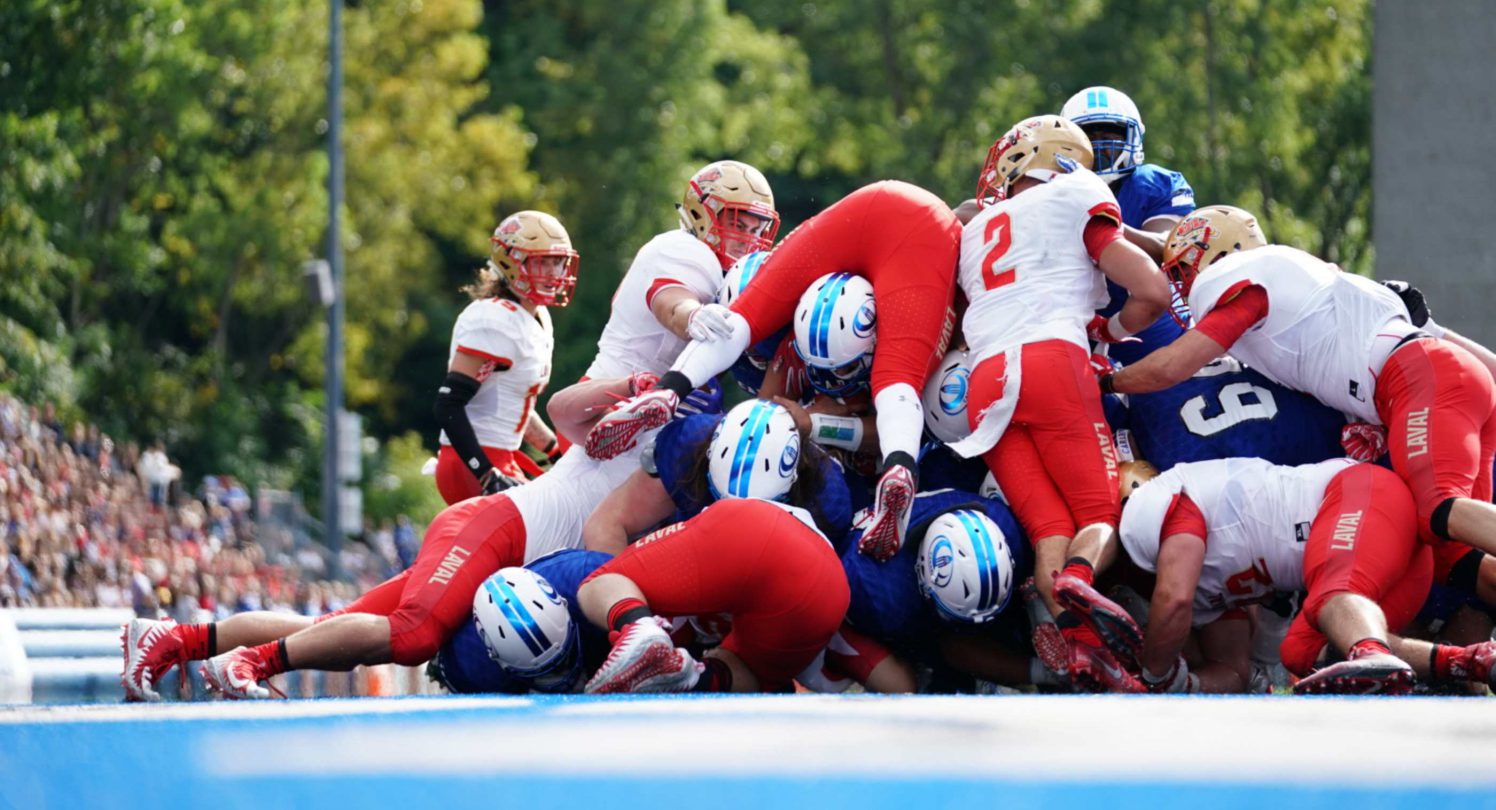 Olivier Cool répond à la foule des Carabins au CEPSUM