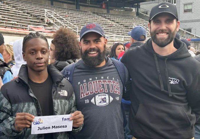 Un superbe geste de l’entraîneur des Alouettes Byron Archambault